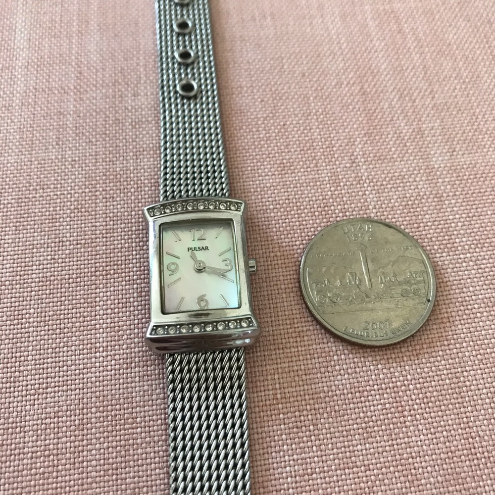 Elegant Pulsar watch - Picture 10 of 10